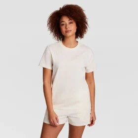 Κλασικό T-shirt, λογότυπο στο αριστερό στήθος σε τόνους του ίδιου χρώματος