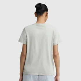 Κλασικό T-shirt, λογότυπο στο αριστερό στήθος σε τόνους του ίδιου χρώματος